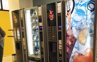 La expendedoras no están obligadas a mostrar el número de Registro Sanitario