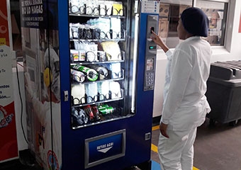 El laboratorio farmacéutico JGB de Colombia confía en la dispensación automática de EPP de Inssa 