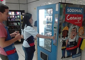 Sajos habilita la biometría en las máquinas de snacks de Homecenter Colombia 