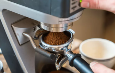 La conectividad entre superautomática y molino de café para eliminar la formación de la ecuación