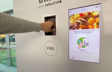 La evolución del reverse vending con la nueva Tritech Maxi La evolución del reverse vending con la nueva Tritech Maxi