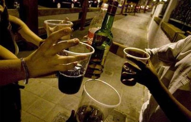 La localidad de Figueras, a la caza de la venta de alcohol en las tiendas 24h La localidad de Figueras, a la caza de la venta de alcohol en las tiendas 24h