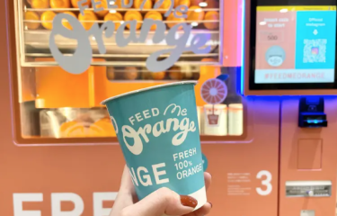 La nueva sensación japonesa en vending: zumo de naranja recién exprimido a la carta