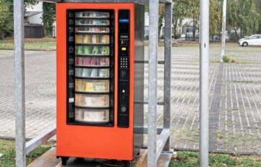 La primera máquina de vending que expende papel higiénico, el producto estrella de la pandemia La primera máquina de vending que expende papel higiénico, el producto estrella de la pandemia