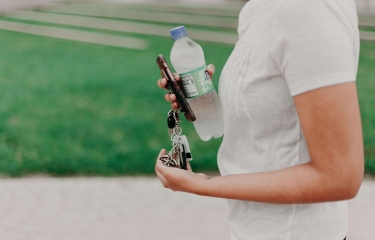 La realidad del agua embotellada: hasta 3.500 veces más contaminante La realidad del agua embotellada: hasta 3.500 veces más contaminante