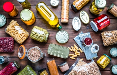 Las patronales de gran consumo denuncian el impacto del nuevo decreto de envases: 'Plazo inasumible' Las patronales de gran consumo denuncian el impacto del nuevo decreto de envases: 'Plazo inasumible'