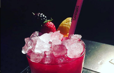 Las primeras pajitas biodegradables y comestibles despegan en el mercado español