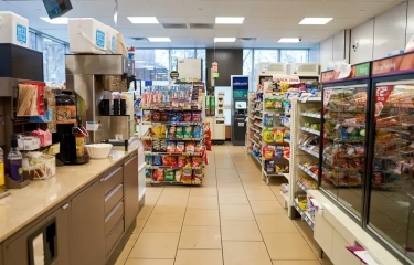 Las tiendas 24 horas no podrán destinar más del 40% a alimentación en Castilla y León Las tiendas 24 horas no podrán destinar más del 40% a alimentación en Castilla y León