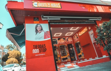 Las tiendas automáticas Abierto 25 horas siguen conquistando las ciudaades españolas Las tiendas automáticas Abierto 25 horas siguen conquistando las ciudaades españolas