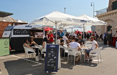 Lavazza despierta a Barcelona por La Mercè