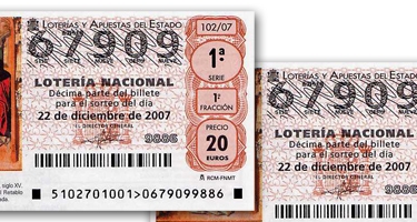 Las "expendedoras de décimos" causan revuelo entre los loteros y expectación en el Vending