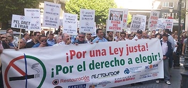 Gran protesta contra la Ley Antitabaco convocada por la hostelería y el Juego