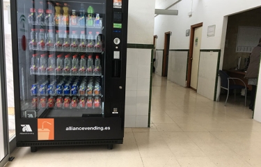 El 17% de los españoles que desayunan fuera de casa elige la máquina expendedora