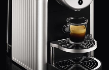 Nespresso ultima su incursión en las oficinas con la máquina Zenius