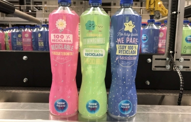 Nestlé Aquarel presenta su primera botella de agua 100% de plástico reciclado y reciclable Nestlé Aquarel presenta su primera botella de agua 100% de plástico reciclado y reciclable