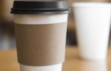 Nestlé, Danone y Mars apoyan una alianza por el packaging de celulosa Nestlé, Danone y Mars apoyan una alianza por el packaging de celulosa