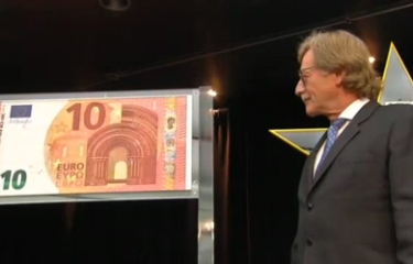 Yves Mersch presenta el nuevo billete de 10 euros en la sede del BCE