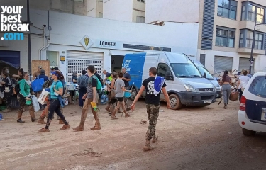 Profesionales del unattended: Achicando agua en los almacenes mientras envían palets a los afectados por la DANA Profesionales del unattended: Achicando agua en los almacenes mientras envían palets a los afectados por la DANA