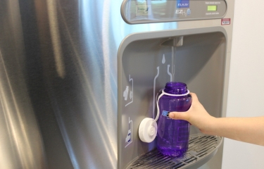 Refill: Beber sosteniblemente con máquinas expendedoras que cambian el juego