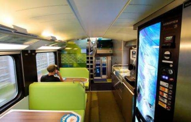 Renfe incluye al vending en sus servicios para reducir gastos y riesgos Renfe incluye al vending en sus servicios para reducir gastos y riesgos