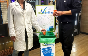 El vending italiano lanza un proyecto para recuperar el plástico de vasos y paletinas