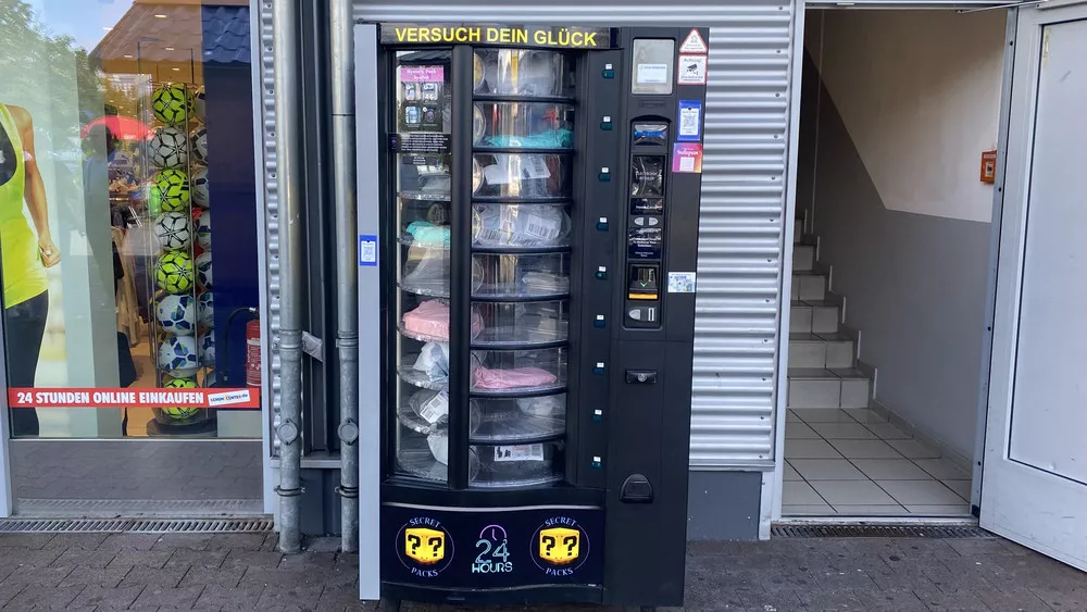 Se hace popular en Tik Tok una máquina de vending llena de sorpresas, literalmente Se hace popular en Tik Tok una máquina de vending llena de sorpresas, literalmente