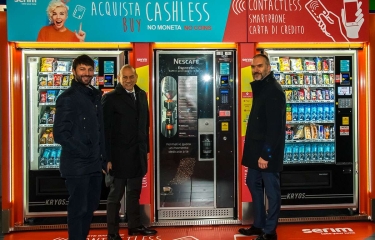 Serim, Nescafé y Satispay llevan a Milán la primera máquina vending completamente cashless