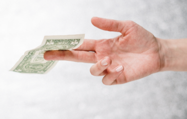 Si la restauración tradicional pide propina, ¿por qué no la distribución automática y su servicio personalizado?