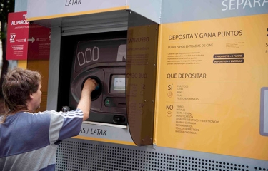 El reverse vending deja de ser una opción de partidos, la oposición lo quiere implantar en Aragón