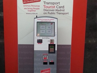 Expendedoras para fomentar el uso del transporte público en Madrid