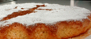 La Tarta de Santiago se abre paso en las expendedoras junto a las barras de pan 