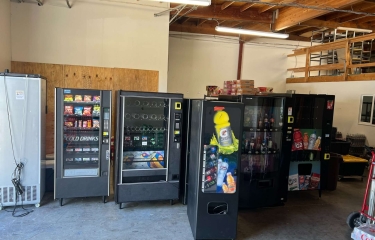 Un emprendedor factura hasta 30.000 euros al mes con su negocio de máquinas expendedoras Un emprendedor factura hasta 30.000 euros al mes con su negocio de máquinas expendedoras