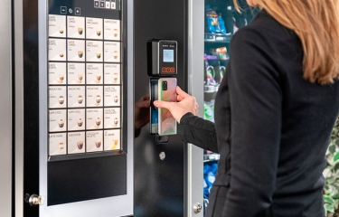 Un sistema de pago para cada tipo de máquina y ubicación para facilitar las ventas de café Un sistema de pago para cada tipo de máquina y ubicación para facilitar las ventas de café