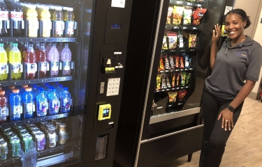 Una estudiante gana 116.000 euros por ventas en máquinas expendedoras Una estudiante gana 116.000 euros por ventas en máquinas expendedoras