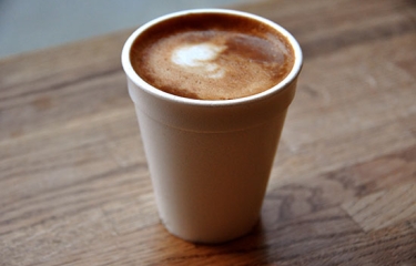 La UE pone sus límites al plástico: todos los envases serán reciclables en 2030 y se reducirán los de un solo uso