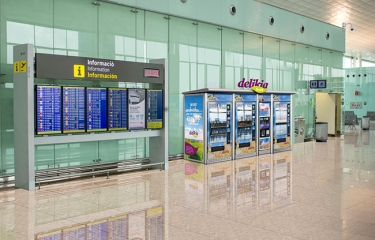 El vending, obligado a ofertar agua de medio litro a 1 euro en aeropuertos