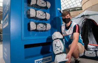 Vending deportivo: La primera máquina automática para expender tiendas de campaña