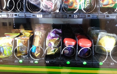 El gran desafío nutricional: así es la oferta alimentaria en los centros educativos de secundaria de Madrid