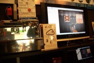 Zemsania crea una cafetera inteligente junto Cafés Novell