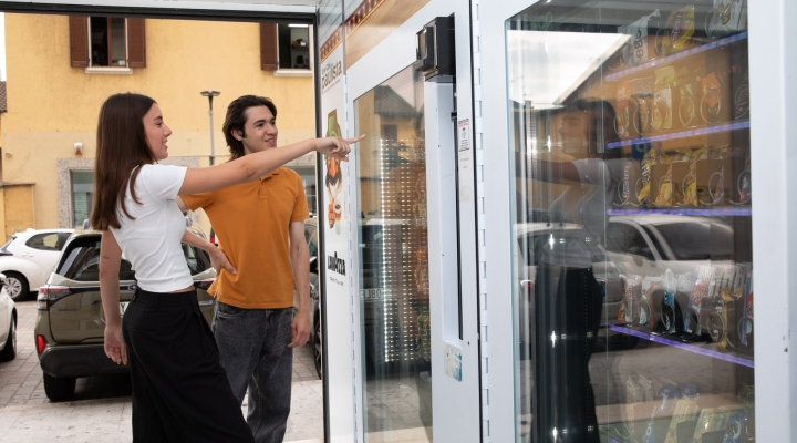 El 81% de las ordenanzas municipales contra las tiendas 24 horas en Italia son desestimadas