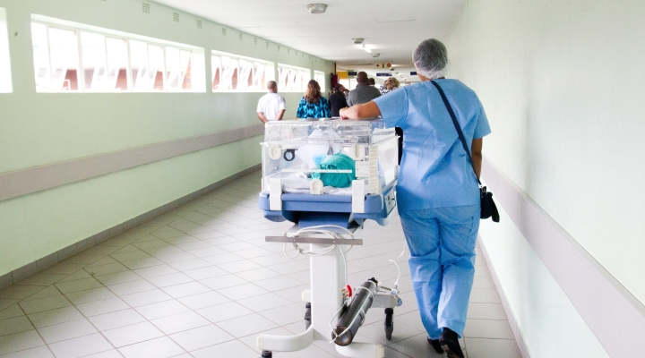 El SAS lanza una licitación para la instalación de máquinas expendedoras en centros del Hospital Virgen del Rocío de Sevilla