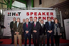 El salón H & T reúne a 120 empresas de hostelería, alimentación y bebidas en Málaga durante tres días El salón H & T reúne a 120 empresas de hostelería, alimentación y bebidas en Málaga durante tres días