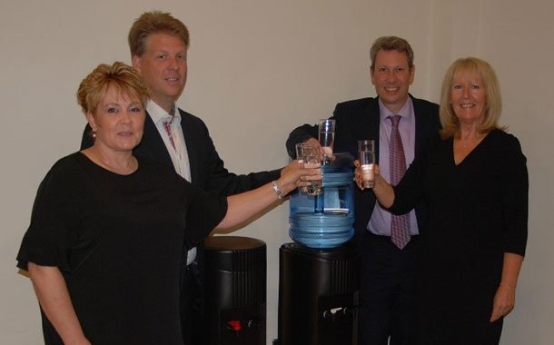 Las asociaciones europea y británica de fuentes de agua acuerdan unirse Las asociaciones europea y británica de fuentes de agua acuerdan unirse