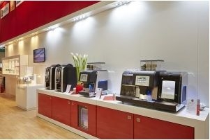 N & W Global Vending sonríe en Equip'Hotel 2014 N & W Global Vending sonríe en Equip'Hotel 2014