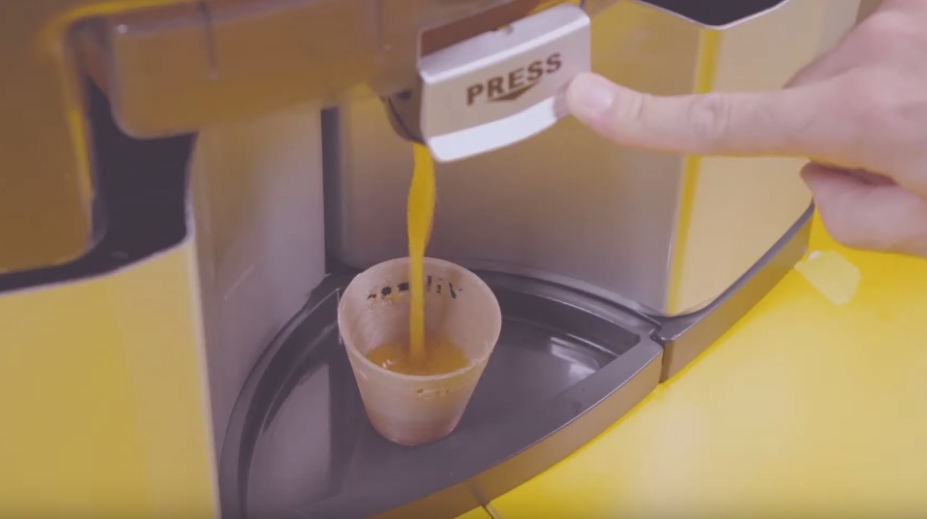 "Feel the Peel": convierte el jugo de tu naranja exprimida en un vaso "Feel the Peel": convierte el jugo de tu naranja exprimida en un vaso