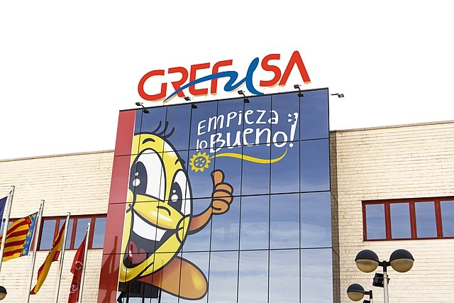 Grefusa vuelve a la normalidad tras el incendio en su planta