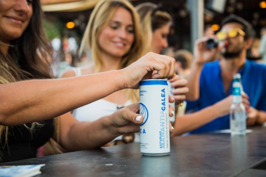 NEA, agua en lata de aluminio para evitar el plástico NEA, agua en lata de aluminio para evitar el plástico