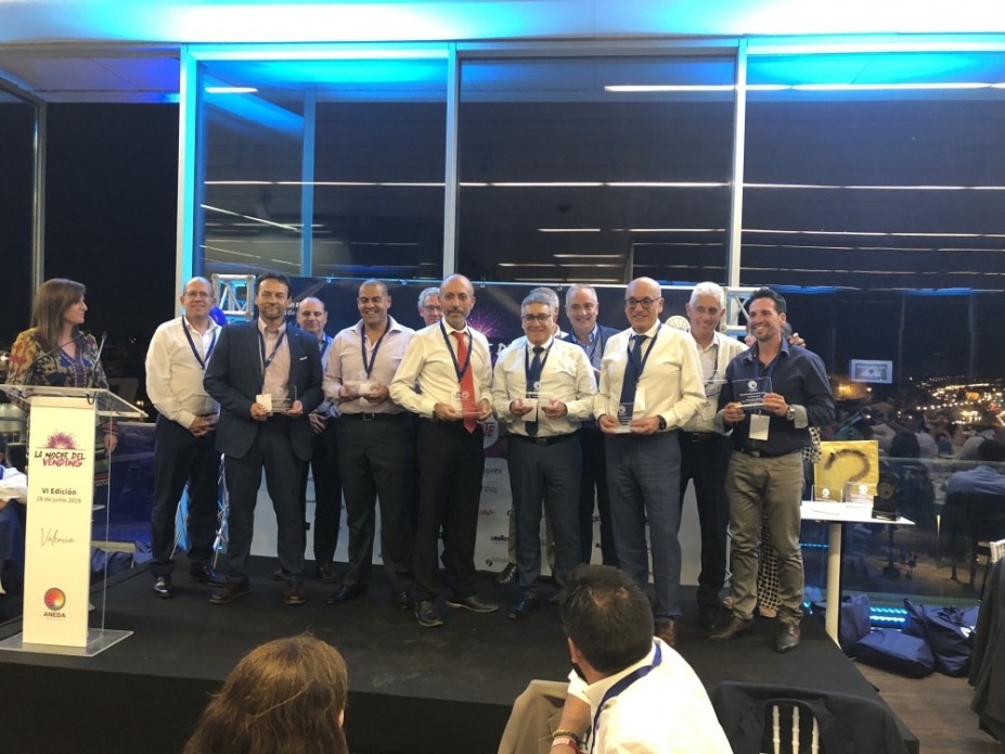 La Noche del Vending: afluencia, premios y diversión en Valencia La Noche del Vending: afluencia, premios y diversión en Valencia