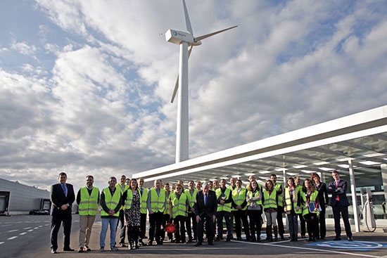 Miembros de la Fundación Industrial Navarra visitan las instalaciones de Jofemar
