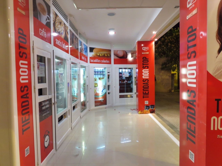 La franquicia Abierto 25 horas, Non Stop, amplía efectivos en Cádiz